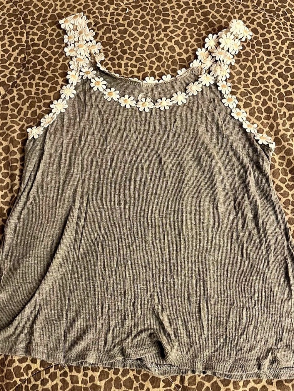 Floral Trim Ribbed Tank Top in Gray